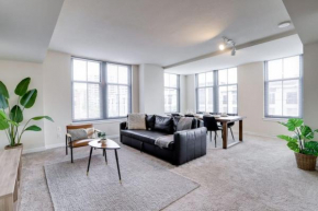 Fantastic 2 BR Condo At Pentagon City